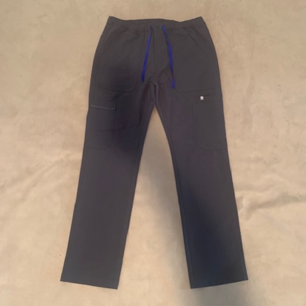 Figs Scrub Cargo Pant NWT - Charcoal size Medium